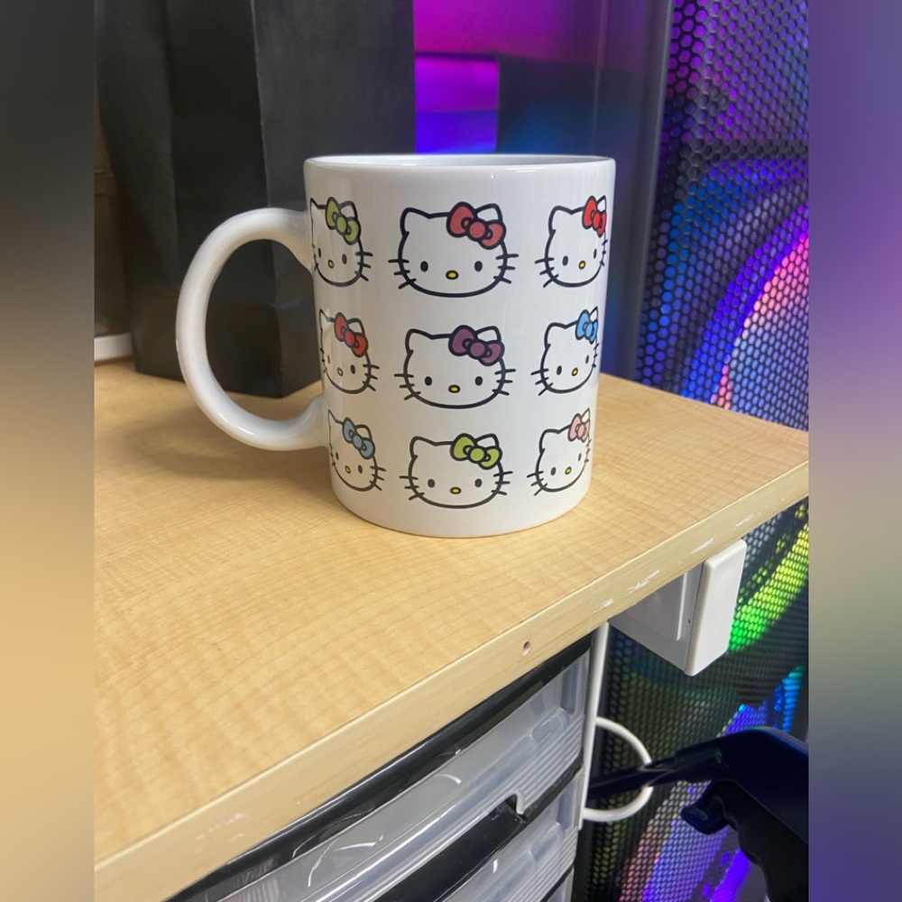 Hello Kitty, 20 oz, ceramic mug.